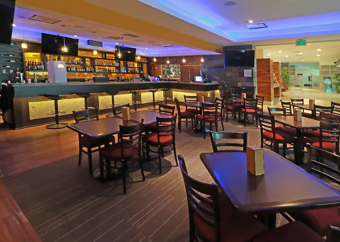 Holiday Inn & Suites Plaza Mayor By Ihg
