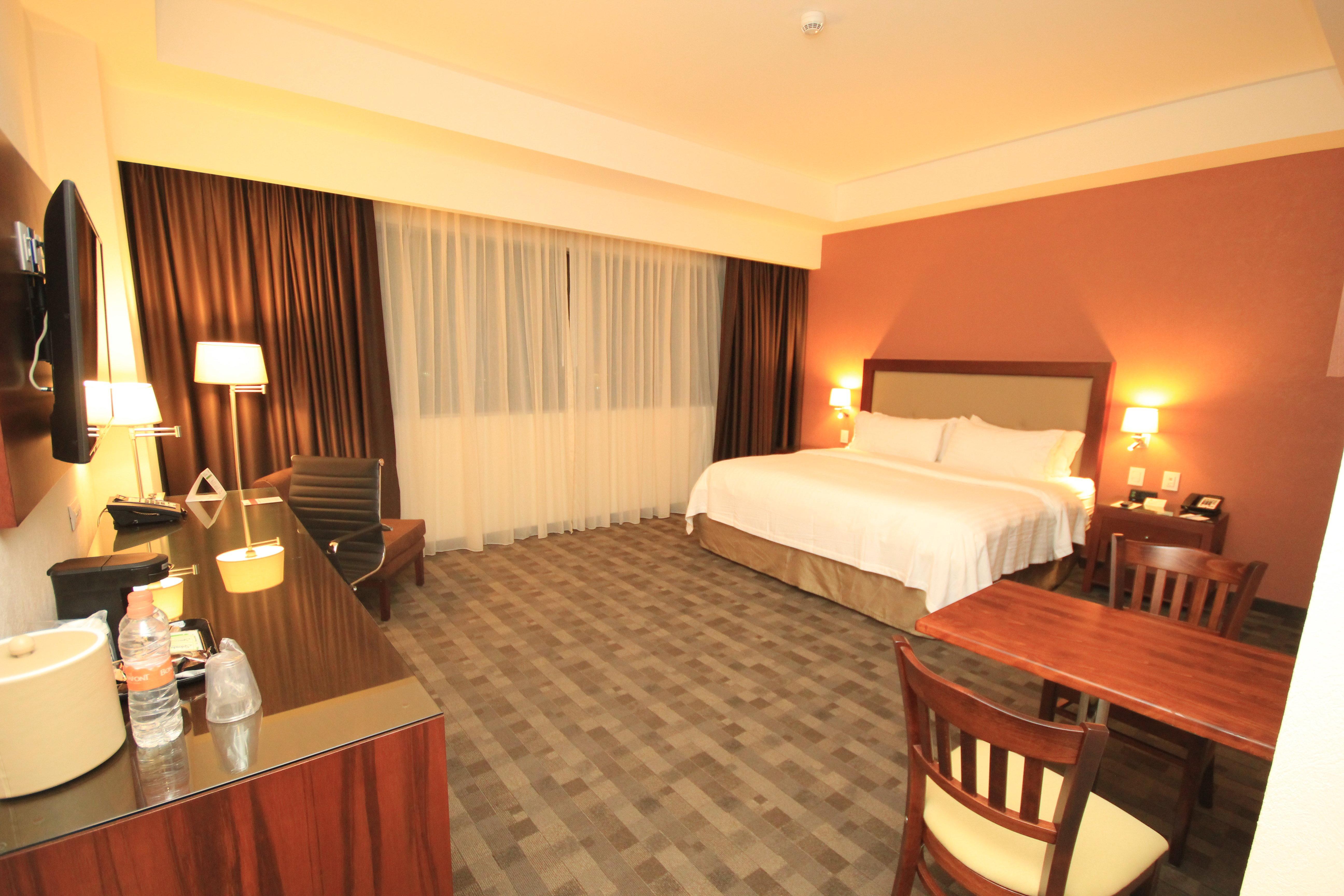 Hotel & Plaza Mayor By Ihg 4*