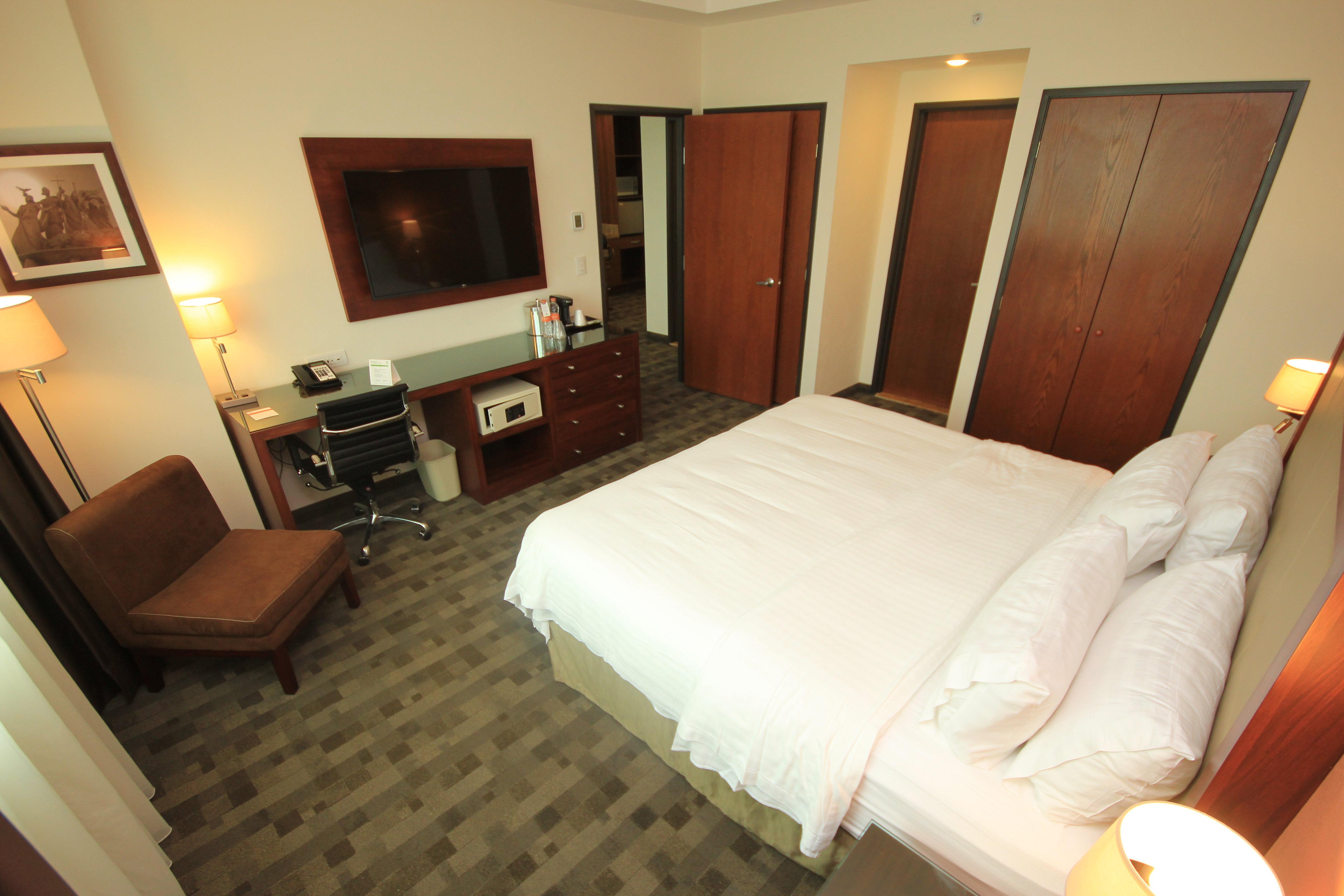 & Plaza Mayor By Ihg Hotel