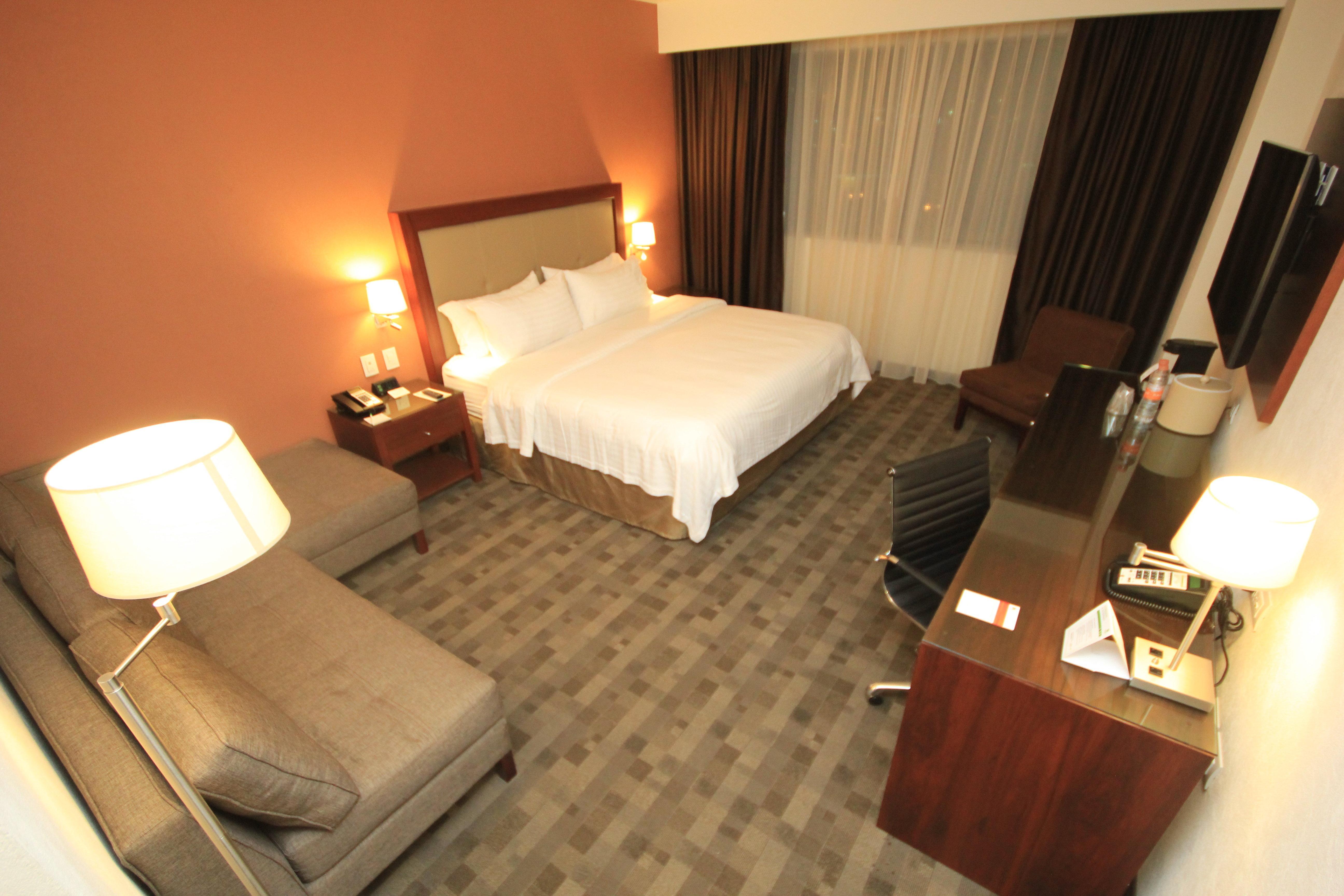 & Plaza Mayor By Ihg Hotel