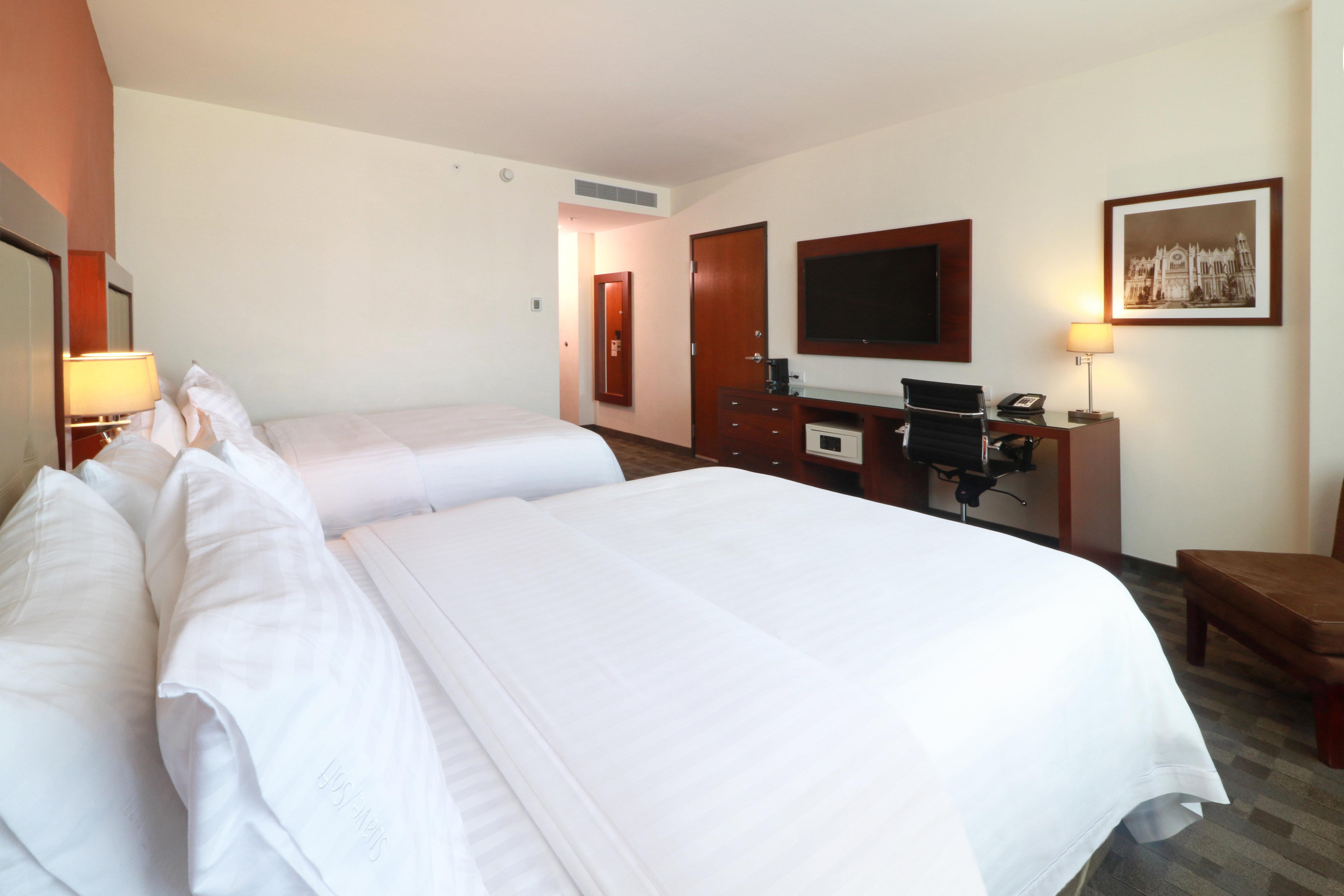 Hotel & Plaza Mayor By Ihg 4*